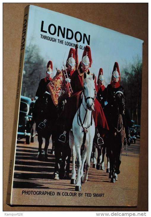 1973 LONDON Through The Looking Glass PHOTO BOOK Londres - Europa