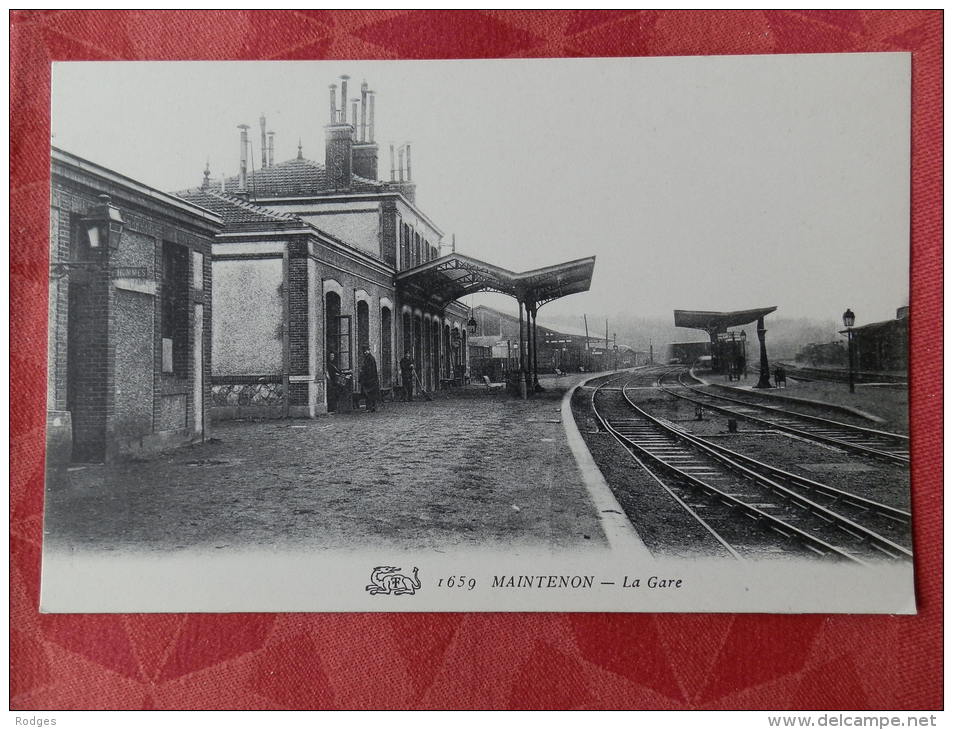 Dep 28 , Cpa MAINTENON , 1659 , La Gare  (149) Recto/Verso - Maintenon