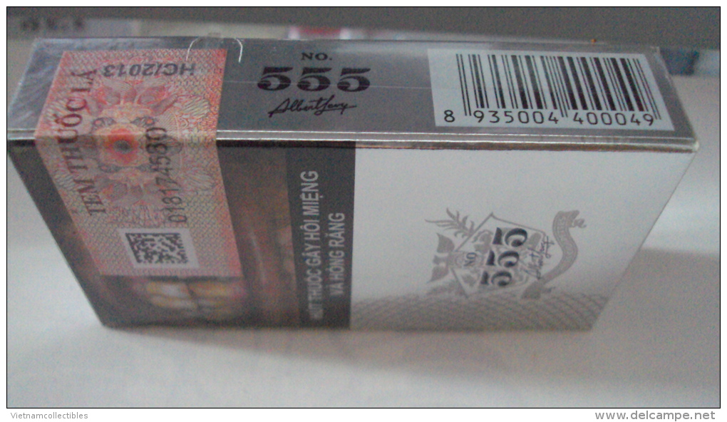 Vietnam Viet Nam 555 Light Opened Empty Hard Pack Of Tobacco Cigarette - Zigarettenetuis (leer)