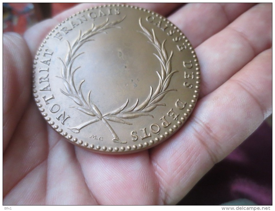 MÉDAILLE NOTARIAT FRANCAIS - CAISSE DES DEPÔTS - VOIR PHOTOS - Royaux / De Noblesse