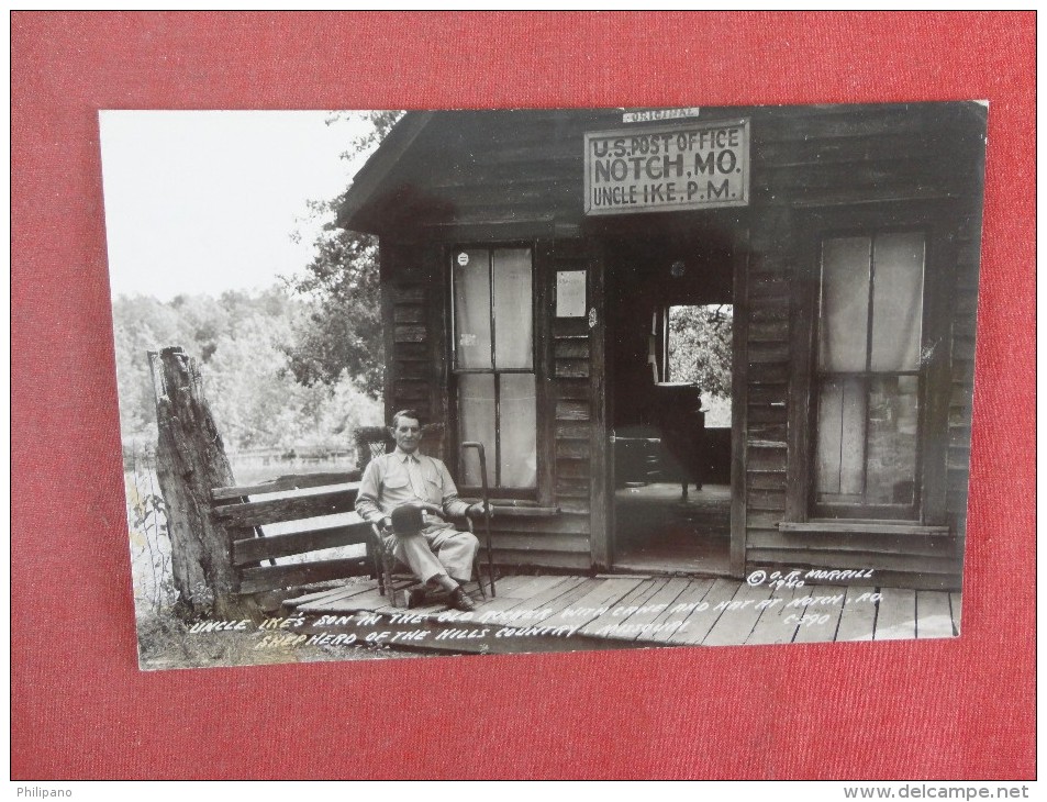 – Missouri    RPPC  Uncles Ike's Son In The Rocker At Hatch Mo Post Office   Ref 1505 - Kansas City – Missouri