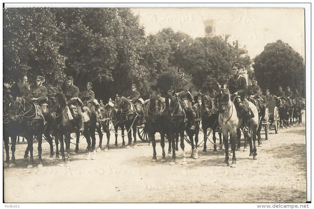 CPA - - - - - - Bière - District D' Aubonne -Carte Photo Militaire - Bataillon à Cheval - Cavalier Tampon Place D' Arme - Aubonne