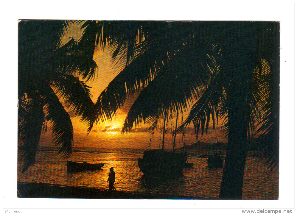 Seychelles: Coucher De Soleil, La Digue, Photo Eden, Timbre Roussette (14-3377) - Seychelles