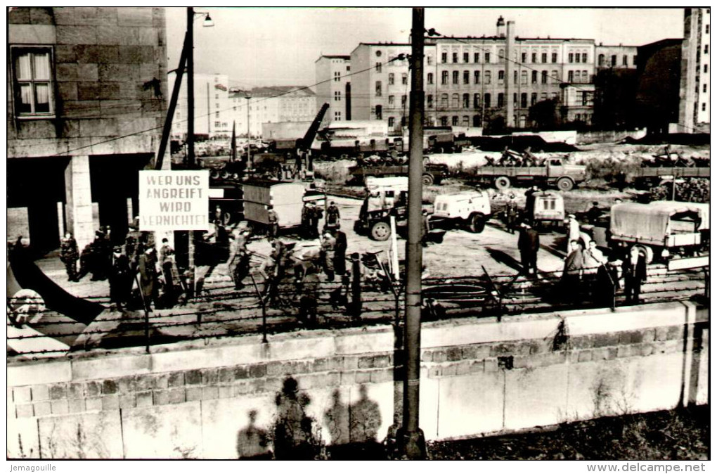 BERLIN - Blick In Die Wilhelmstrasse - M-3 - Friedrichshain