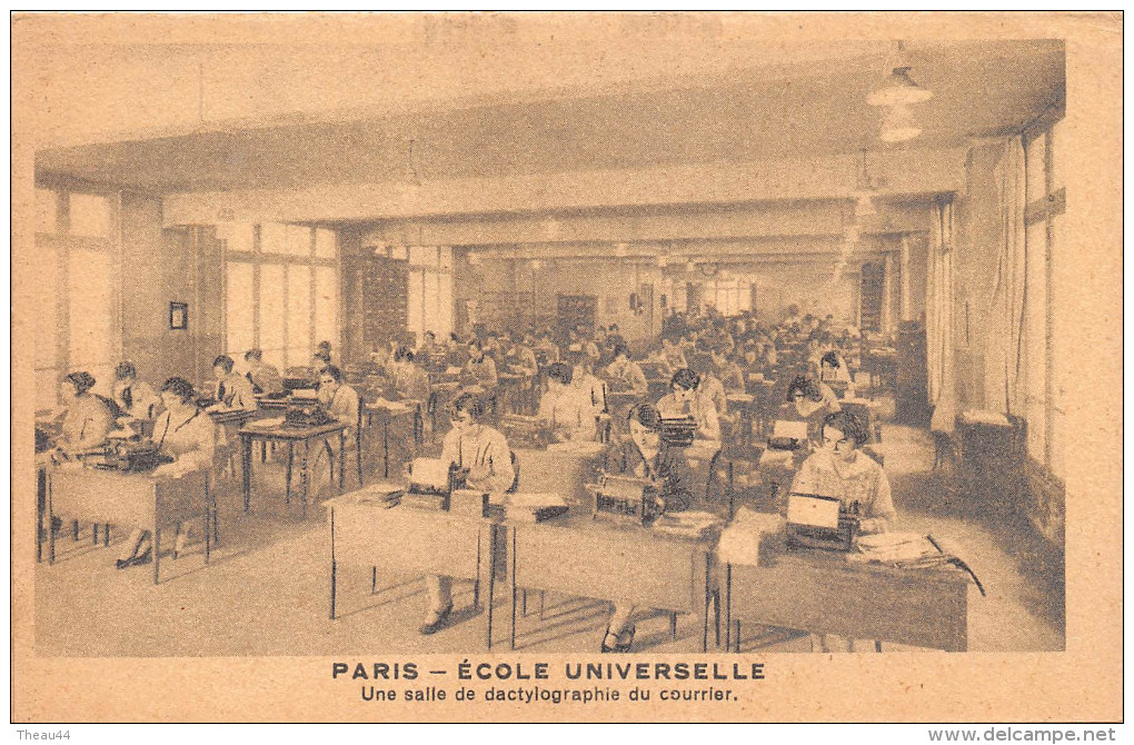 PARIS  -  Carte Double  -  Ecole Universitaire , 59 Boulevard Exelmans  - Une Salle De Dactylographie - Machine à Ecrire - Arrondissement: 16