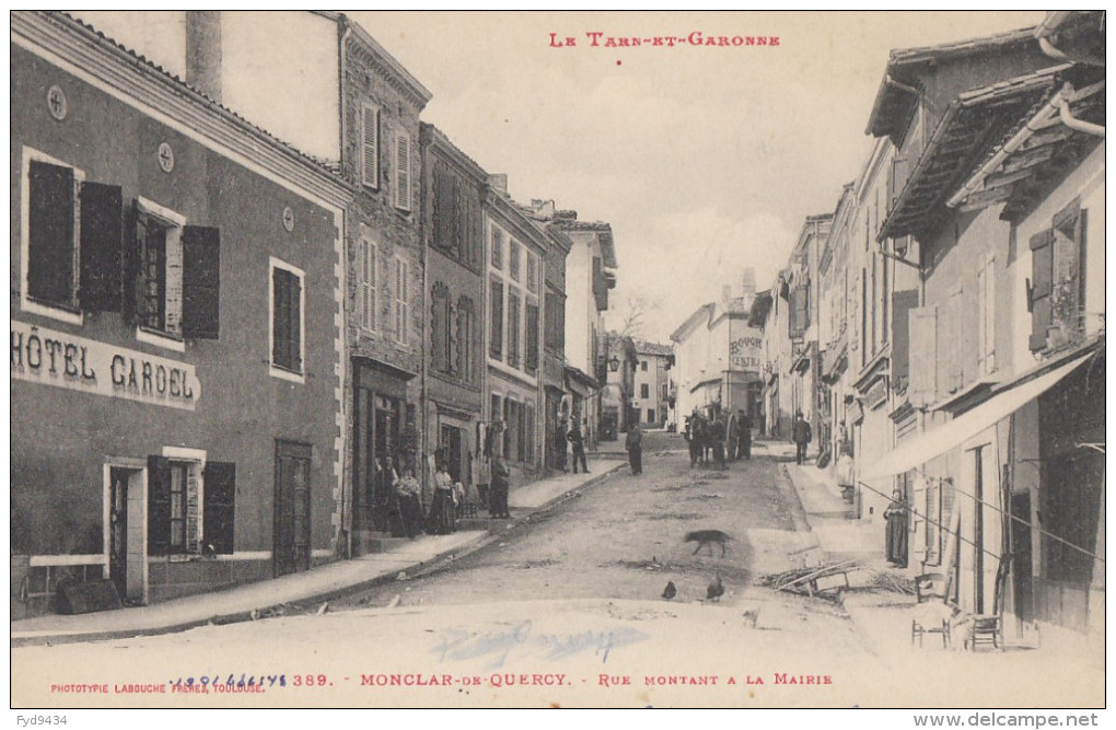 CPA - Monclar De Quercy - Rue Montant à La Mairie - Montclar De Quercy