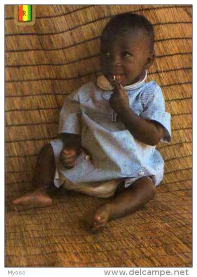 RWANDA Afrique Centrale Enfant, Child, Trousseau De Clefs - Rwanda
