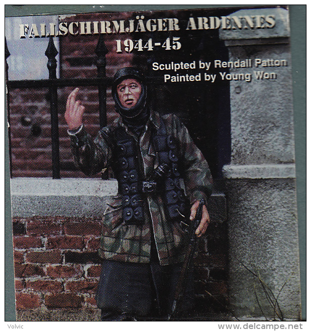 - WARRIORS - Figurine " Para Allemand Ardennes 1944-45  " - 1/35°- Réf 35127 - Figuren