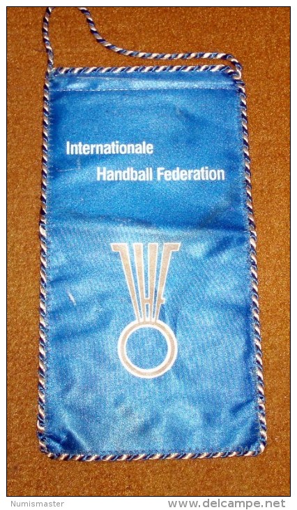 INTERNATIONAL HANDBALL FEDERATION , FLAG 105 X 200 Mm - Handball