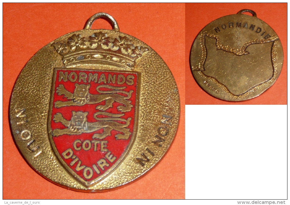 Médaille En Métal Doré, Normandie, Armoiries Devise, "Ni Oui Ni Non", Cote D'Ivoire - Otros & Sin Clasificación