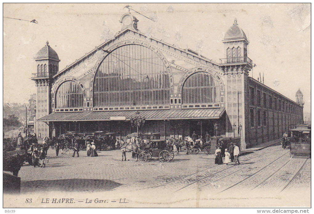 LE  HAVRE  La  Gare. Carte Tres Animée Tram, Nombreux Attelages, Attelages Taxi Et Voyageurs Avec Panier - Station