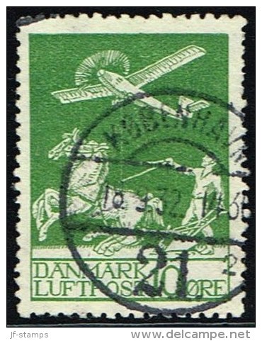 1925. Air Mail. 10 øre Green. KØBENHAVN 18.9.32. Thin Spot. (Michel: 143) - JF158306 - Airmail