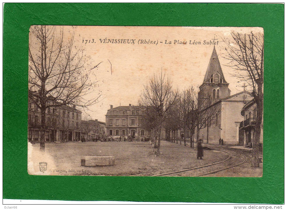 69   VENISSIEUX , LA PLACE LEON SUBLET Animée  Cpa Année 1916  Edit  Farges Lyon - Vénissieux