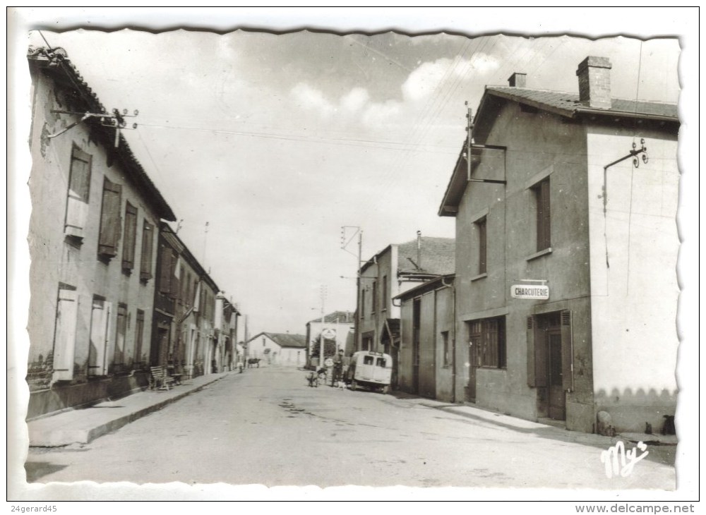 CPSM SAINT ETIENNE DE TULMONT (Tarn Et Garonne) - Rue Principale - Saint Etienne De Tulmont