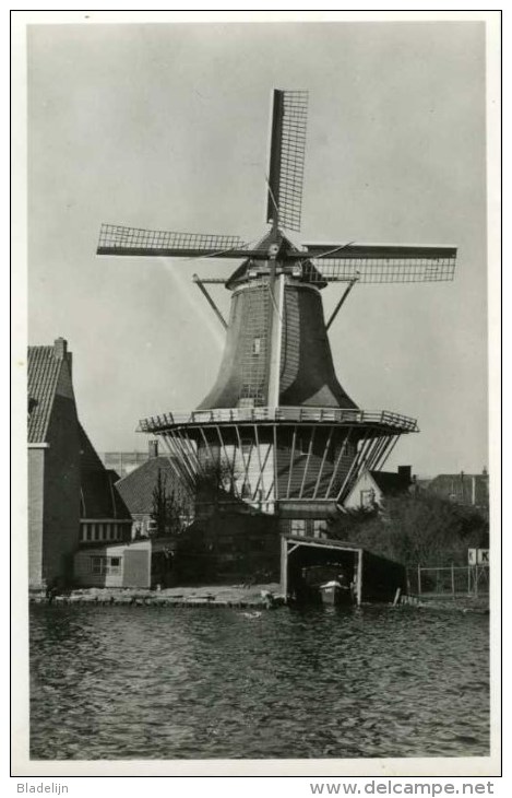 ZAANDIJK (N.H.) - Molen/moulin - Stellingmolen "De (Bleeke) Dood" In 1956 Vanaf De Waterkant (na Restauratie) - Zaandam