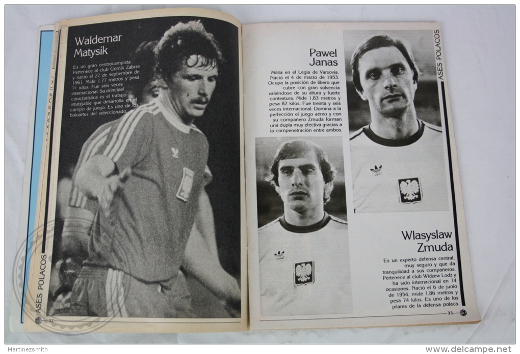 1982 FIFA World Cup - Spanish Magazine - Poland Players & Team - Lato, Boniek... - Books