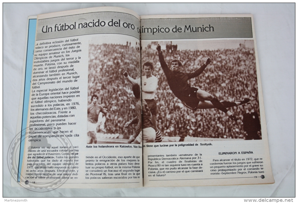 1982 FIFA World Cup - Spanish Magazine - Poland Players & Team - Lato, Boniek...
