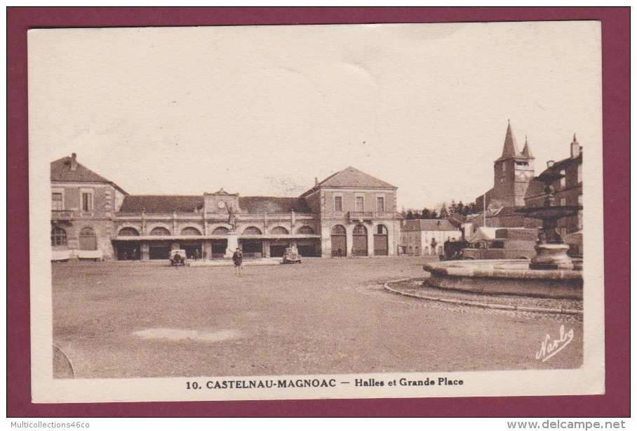 65 - 220315 - CASTELNAU MAGNOAC - Halles Et Grande Place -  Fontaine - Castelnau Magnoac