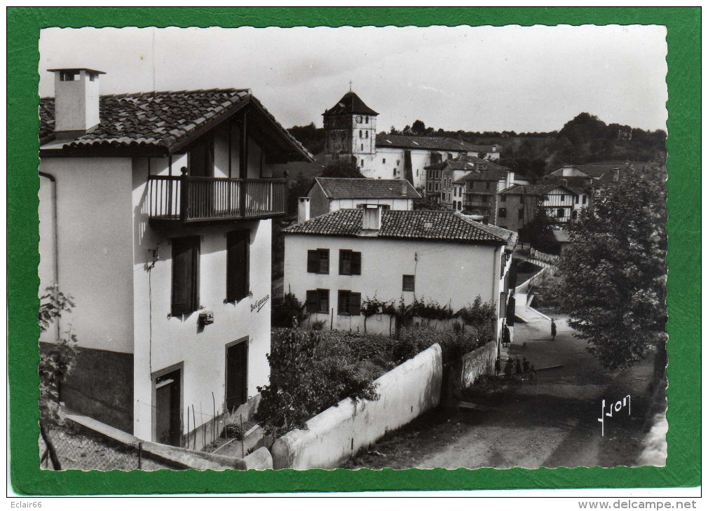 64.ESPELETTE. Vue Sur L'Eglise, Le Quartier Chérenda Et La Villa BELZACHIA.animation CPSM  Grd Format Année 1954 - Espelette