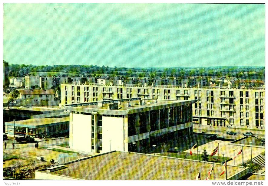 CPM  ALLONNES   , L'hotel De Ville ,  Le Clos Fleuri ,le Quartier Et Les Environs - Allonnes