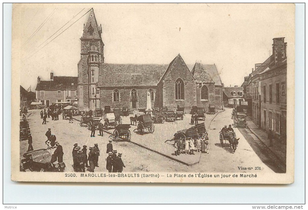 MAROLLES LES BRAULTS - La Place De L´église Un Jour De Marché. - Marolles