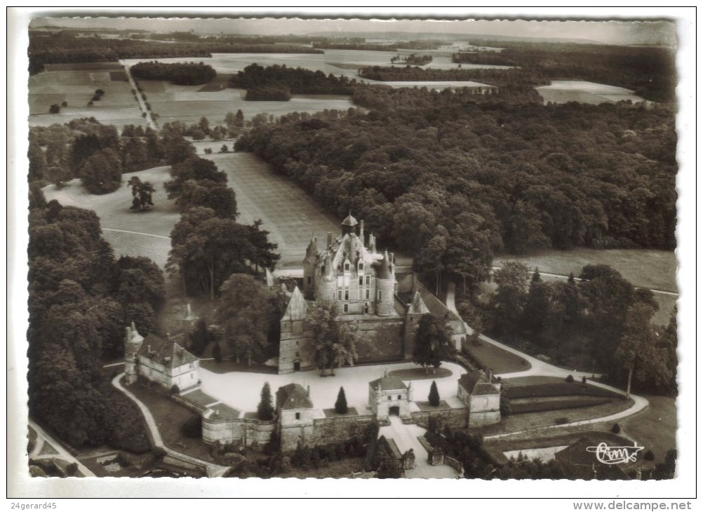 CPSM MONTMORT LUCY (Marne) - Le Chateau Et L´entrée Vue Aérienne - Montmort Lucy