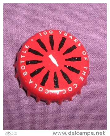 Coca-cola - Bottle Cap / Magnet - 100 Years Of The Coca-cola Bottle, Croatia, 2015. - Caps