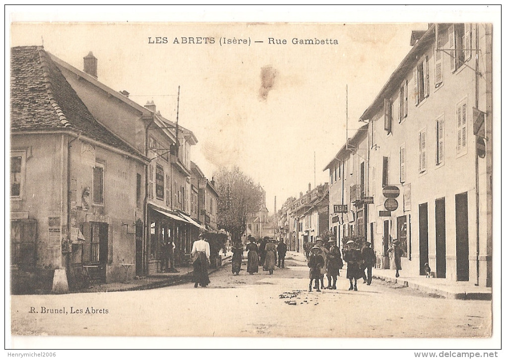 Isère - 38 - Les Abrets - Rue Gambetta Animée En 1917 - Les Abrets