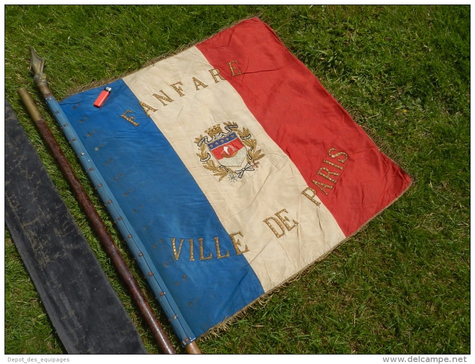 SUPERBE DRAPEAU FANFARE De PARIS Années 1920-1930 à Voir !!!!!!!!! - Flaggen