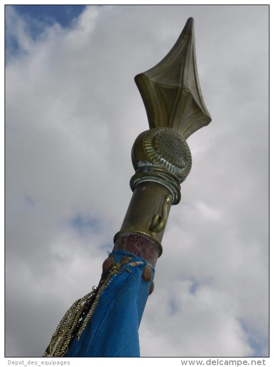 SUPERBE DRAPEAU FANFARE De PARIS Années 1920-1930 à Voir !!!!!!!!! - Flaggen