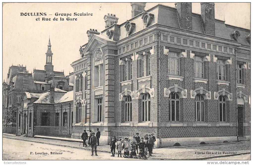 Doullens    80     Groupe Scolaire Et Rue De La Gare - Doullens