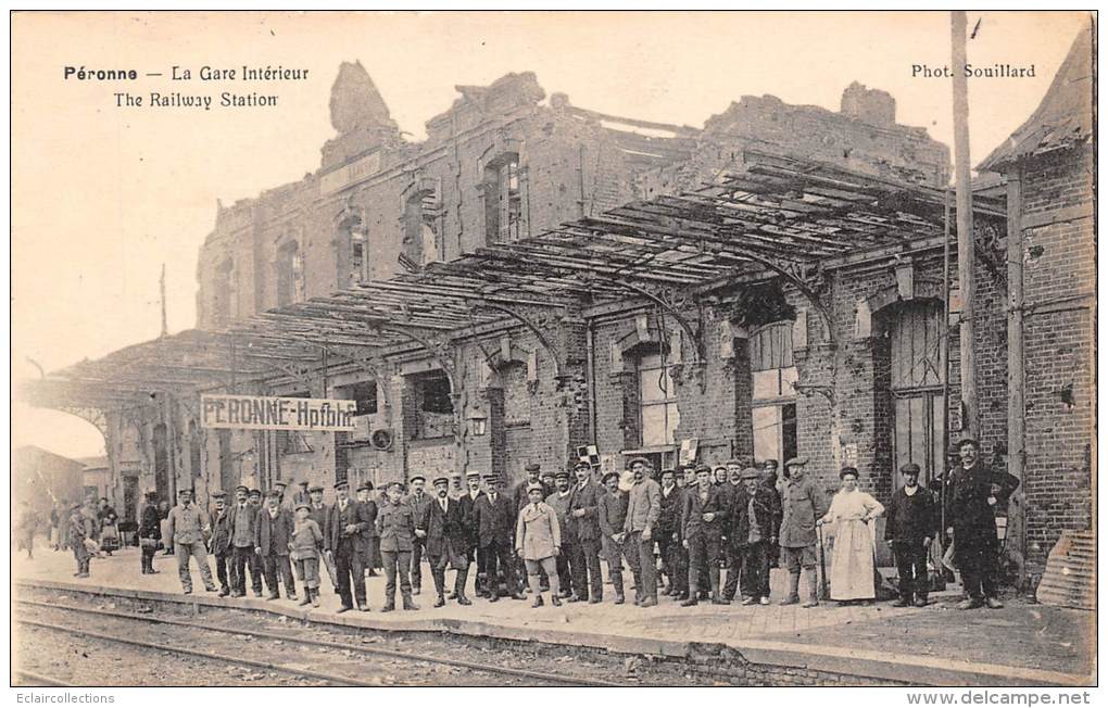 Péronne    80      Intéreiur De La Gare Détruite.  Guerre 14/18 - Peronne