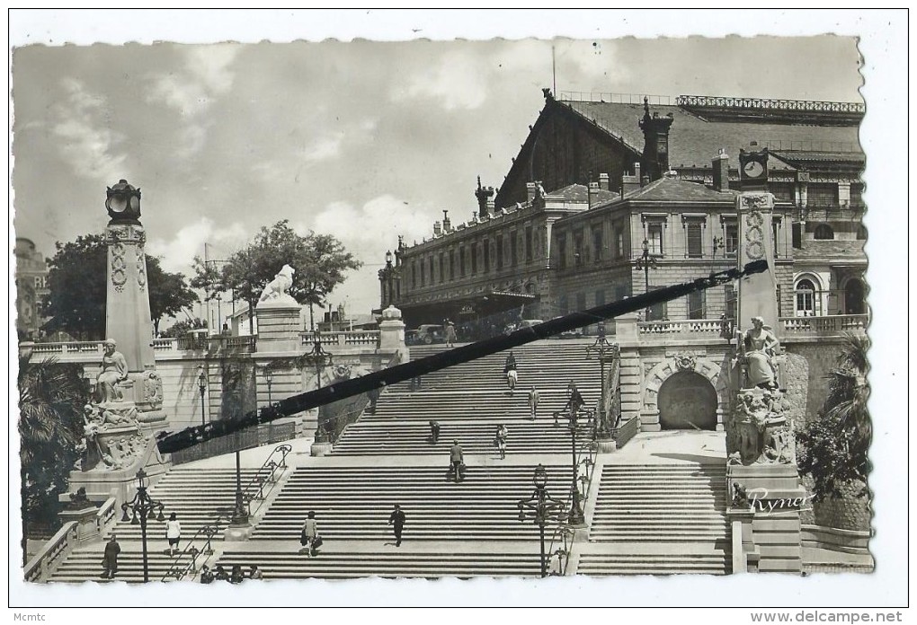 CPSM - Marseille - L´Escalier Monumental Et La Gare St Saint Charles - Stazione, Belle De Mai, Plombières