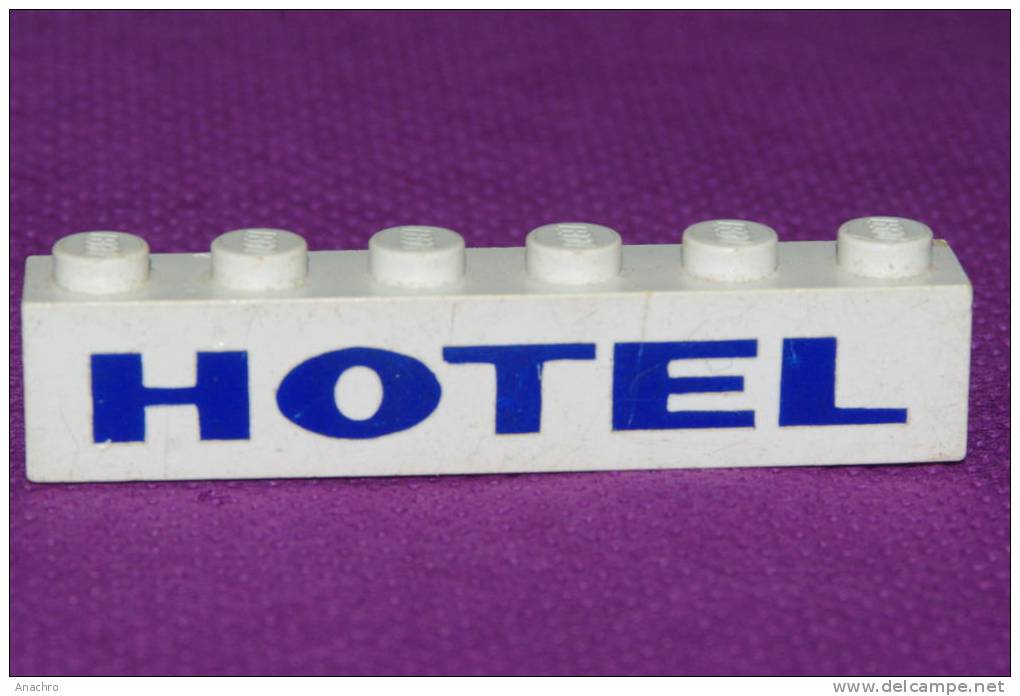 LEGO Ancien BRIQUE  SERIGRAPHIE  " HOTEL " Bleu Sur Fond Blanc  1 X 6 - Lego System