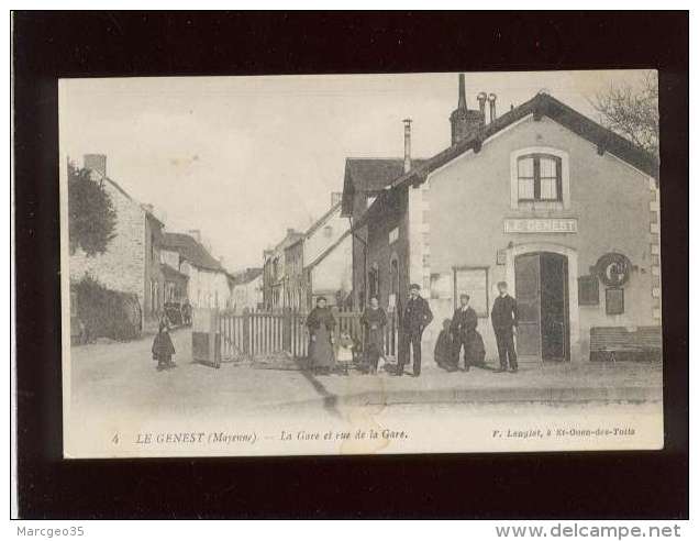 53 Le Genest  La Gare & Rue De La Gare édit. Lenglet N° 4 Animée Passage à Niveau Chemin De Fer Train - Le Genest Saint Isle