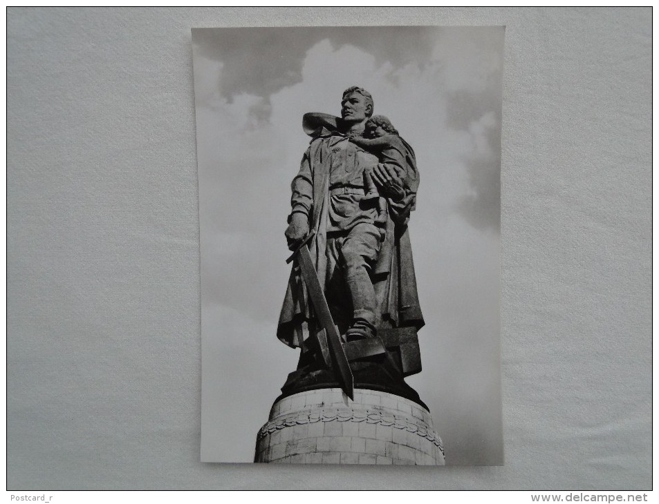 Germany Berlin Hauptstadt DDR Soviet Memorial - Denkmal Für Die Soldaten Der Sowjetarmee In Treptow 3 A18 - Treptow