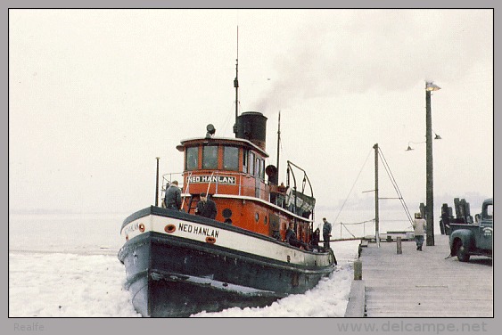 Tugboat NED HANLAN  Toronto Last Steam Powered Tug Canada - Sleepboten