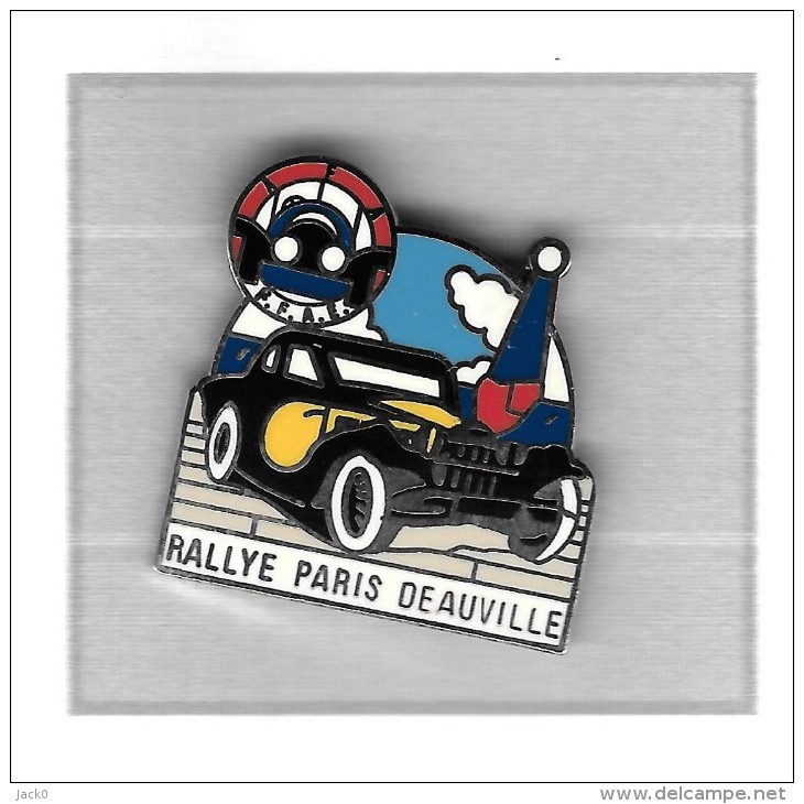 Pin's  Sport  Automobile  Rallye  PARIS - DEAUVILLE, Voiture  Noire  Citroën  Traction  Noire ? - Rally