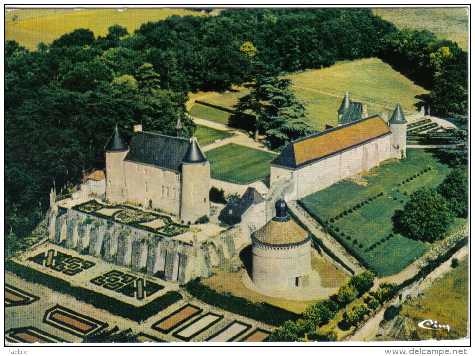 Carte Postale 86. Saint-Georges Les Baillargaux  Et Le Chateau De Vayres  Trés Beau Plan - Saint Georges Les Baillargeaux