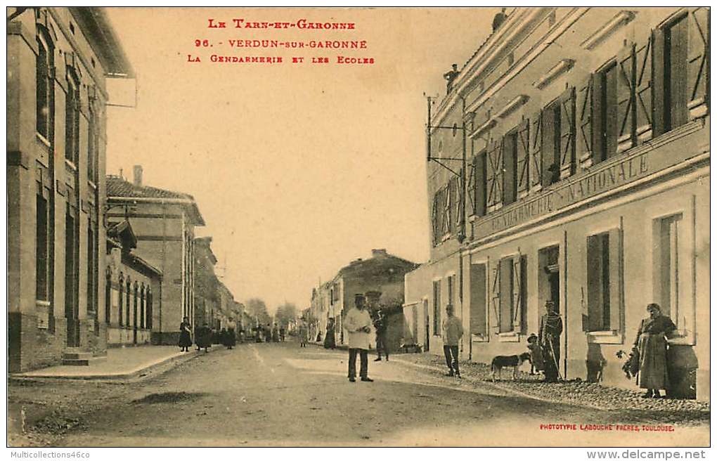 82 - 210815 - VERDUN-SUR-GARONNE La Gendarmerie Et Les Écoles - Verdun Sur Garonne