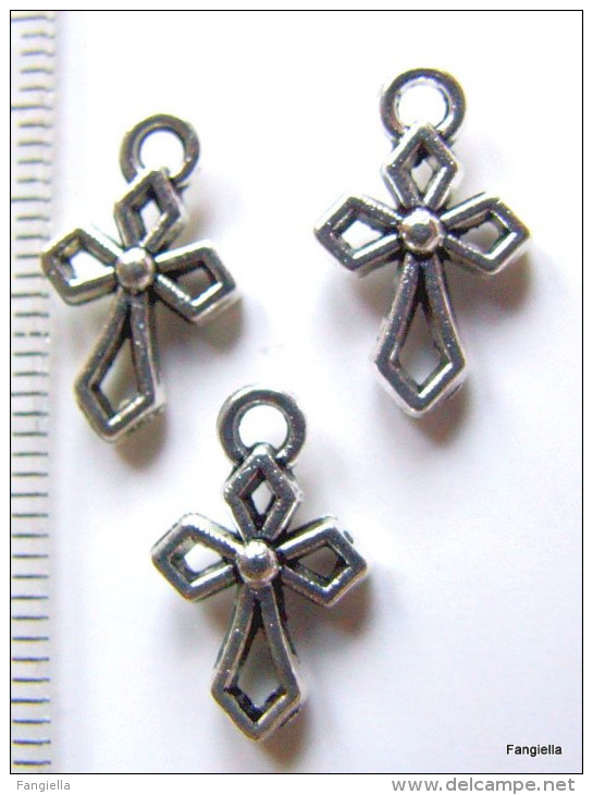 5 Breloque Petite Croix En Métal Argenté Recto-verso Belle Qualité Environ 12x10x3mm - Pearls