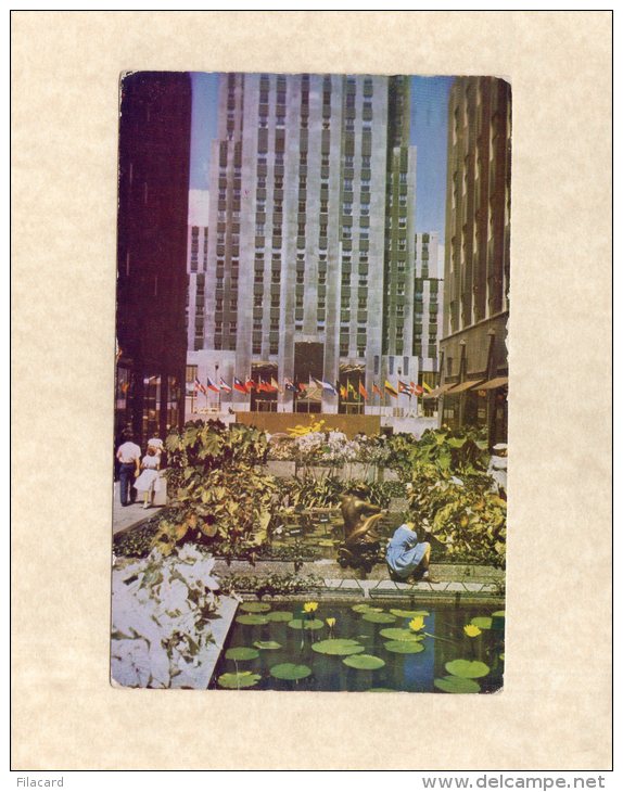 55289     Stati  Uniti,   Fountains In The  Promenade,   Rockefeller Plaza,  New York  City,   VGSB  1949 - Places