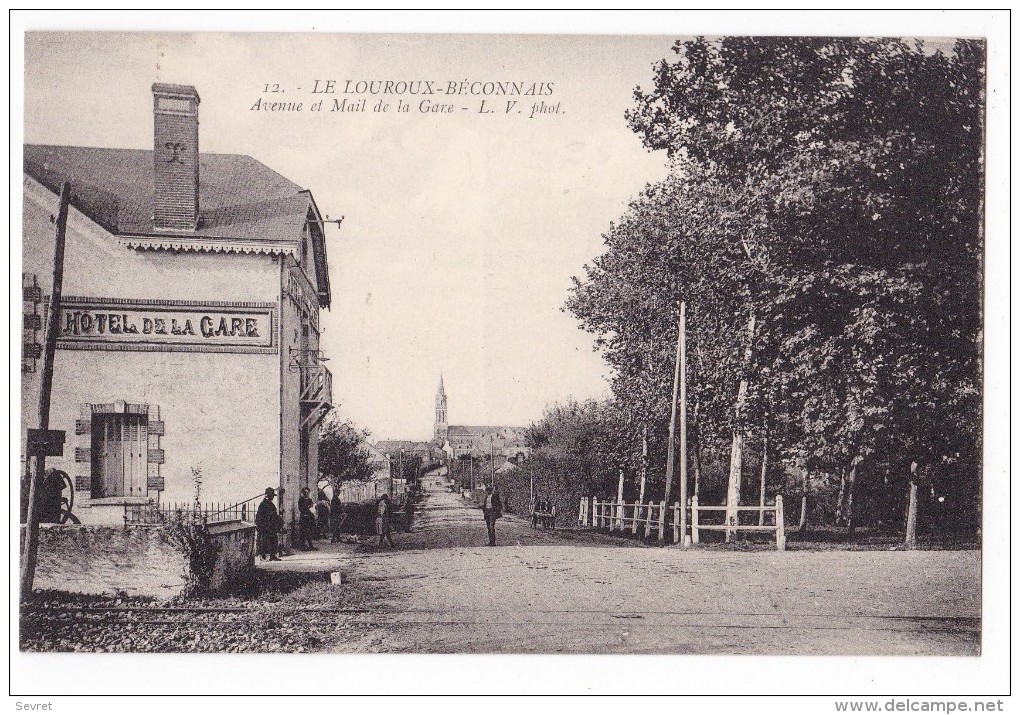 LE LOUROUX-BECONNAIS. - Avenue Et Mail De La Gare - Le Louroux Beconnais