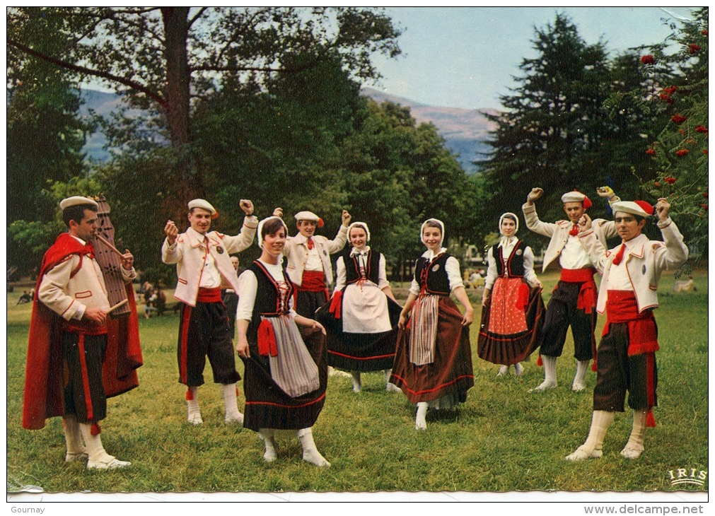 Folkore Pyrénéen : Le Groupe Folklorique "les Vaillants D'Ossun" N°701 éd Doucet Dentelée Neuve - Ossun