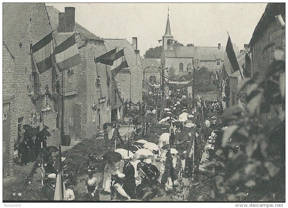 Matagne-la-Petite - Doische.  Grand´Rue . Fête Patriotique En 1919. - 3 Scans. - Doische