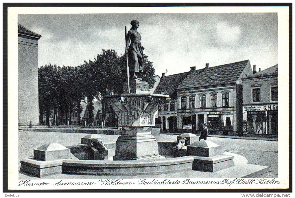 0919 - Alte Ansichtskarte - Husum Asmussen Woldsen Gedächtnis Brunnen Brütt N. Gel TOP - Husum