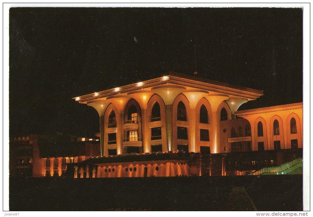 CPM     OMAN     MUSCAT PALACE FROM THE BAY    SULTANATE OF OMAN - Oman