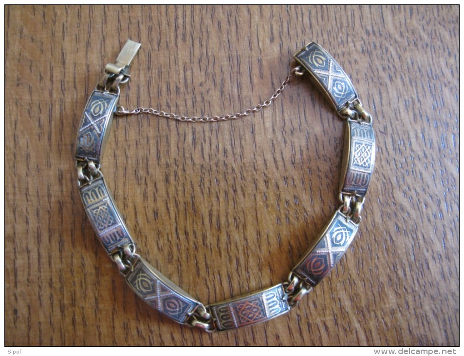 Bracelet - Damasquine  Tolède  7 Segmentes ( 2 Motifs ) Articulés Fermoir Et Chaine De Sécurité - Armbänder