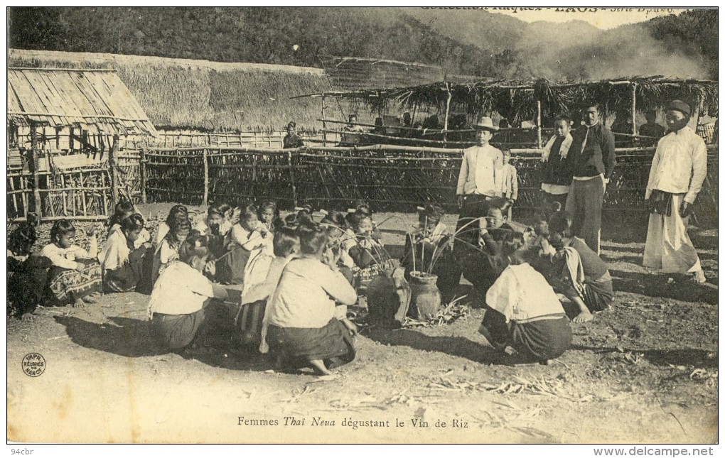 CPA (LAOS)  Femmes Thai Newa Degustant Le Vin De Riz - Laos