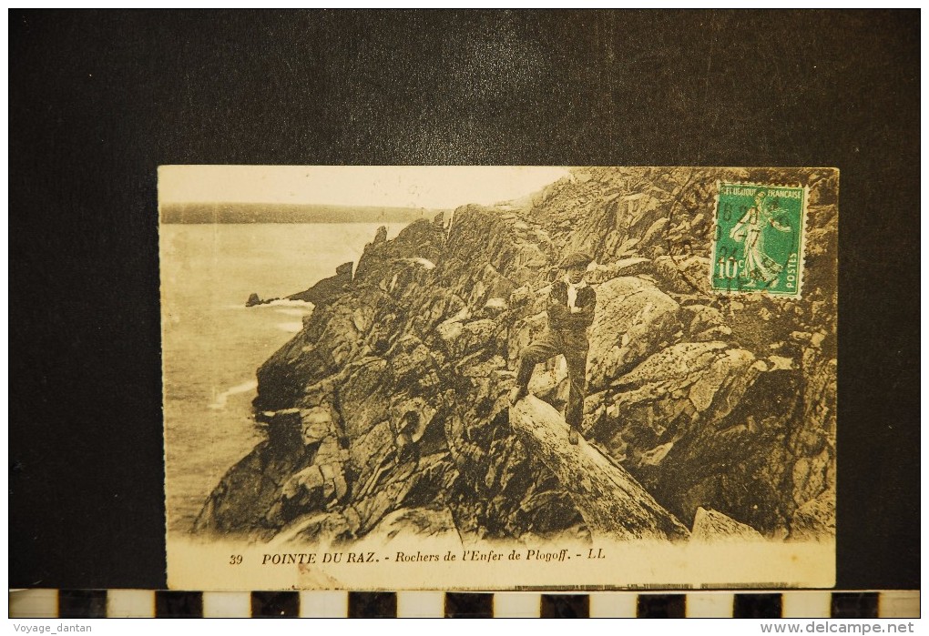 CPA  29, POINTE DU RAZ,  Rochers De L' Enfer De Plogoff , Animée - Plogoff